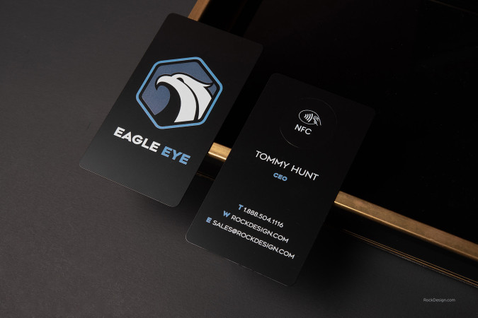 Simple NFC Metal Business Cards - Tommy Hunt