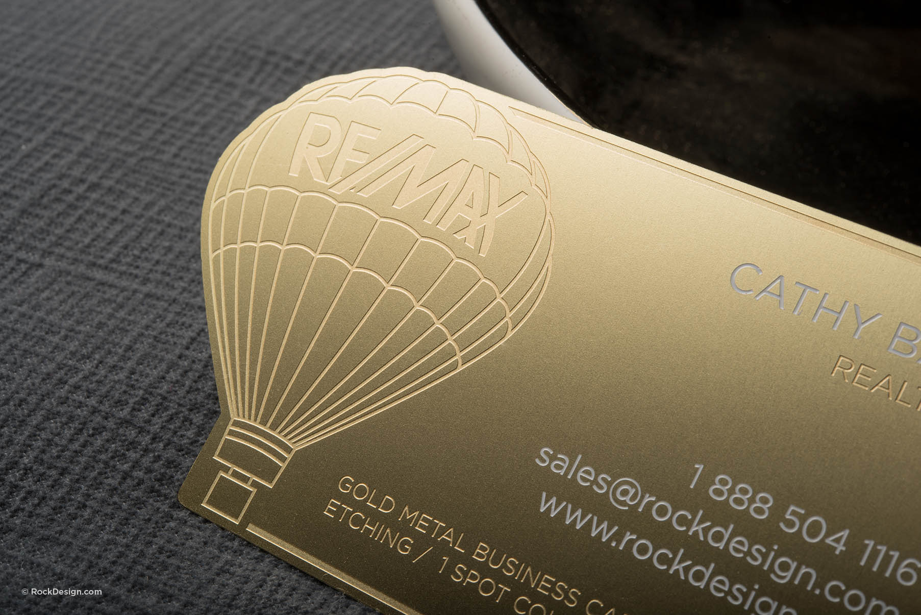 FREE fullcolor UV PRINT on GOLD METAL business card TEMPLATE DESIGN